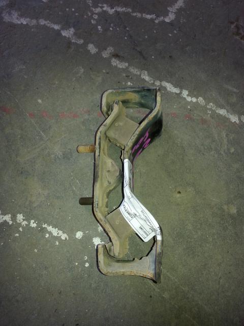 View Auto part Mount Subaru Forester 2005