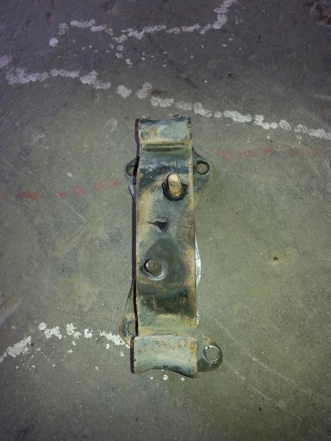 View Auto part Mount Subaru Forester 2005