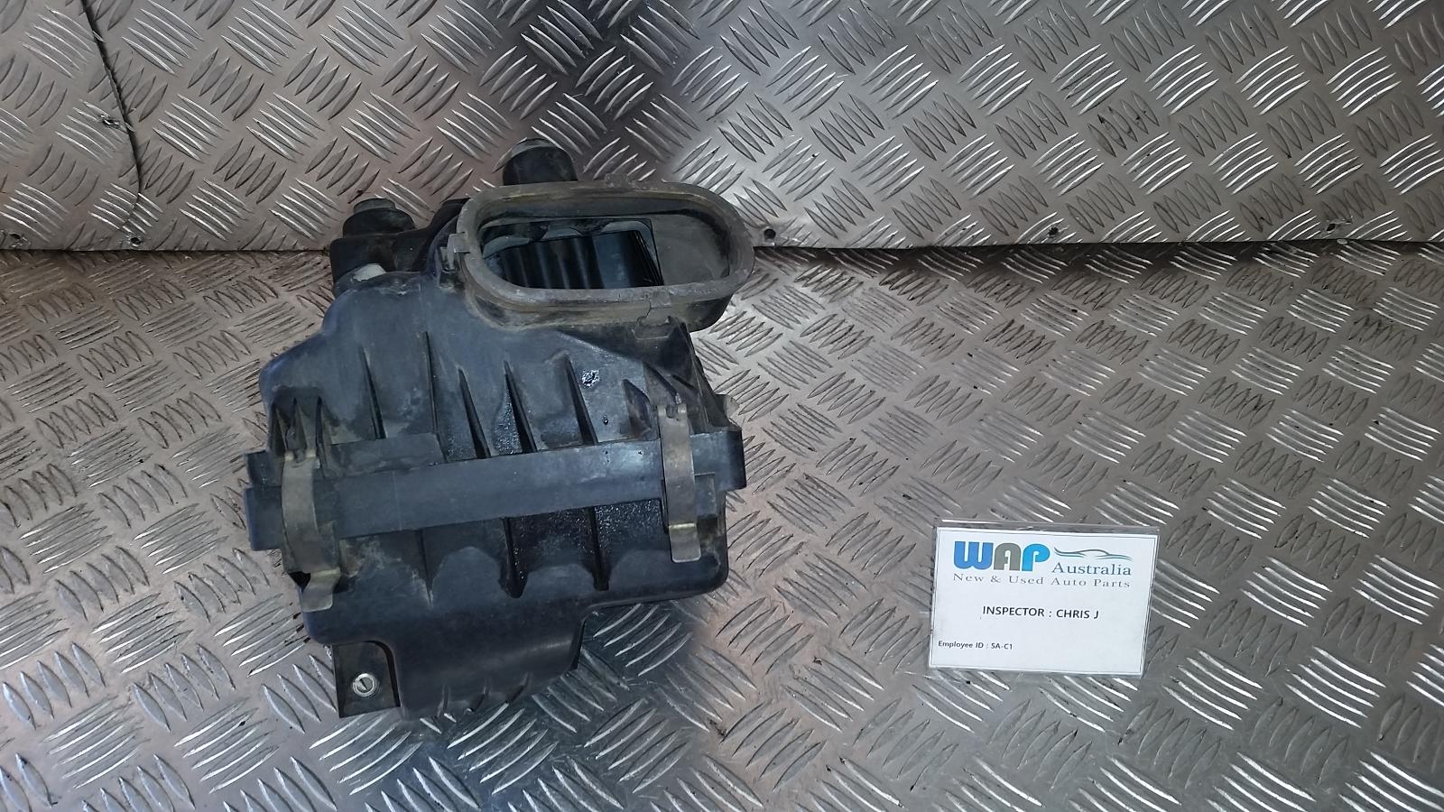 View Auto part Air Cleaner/Box Toyota Camry 1989