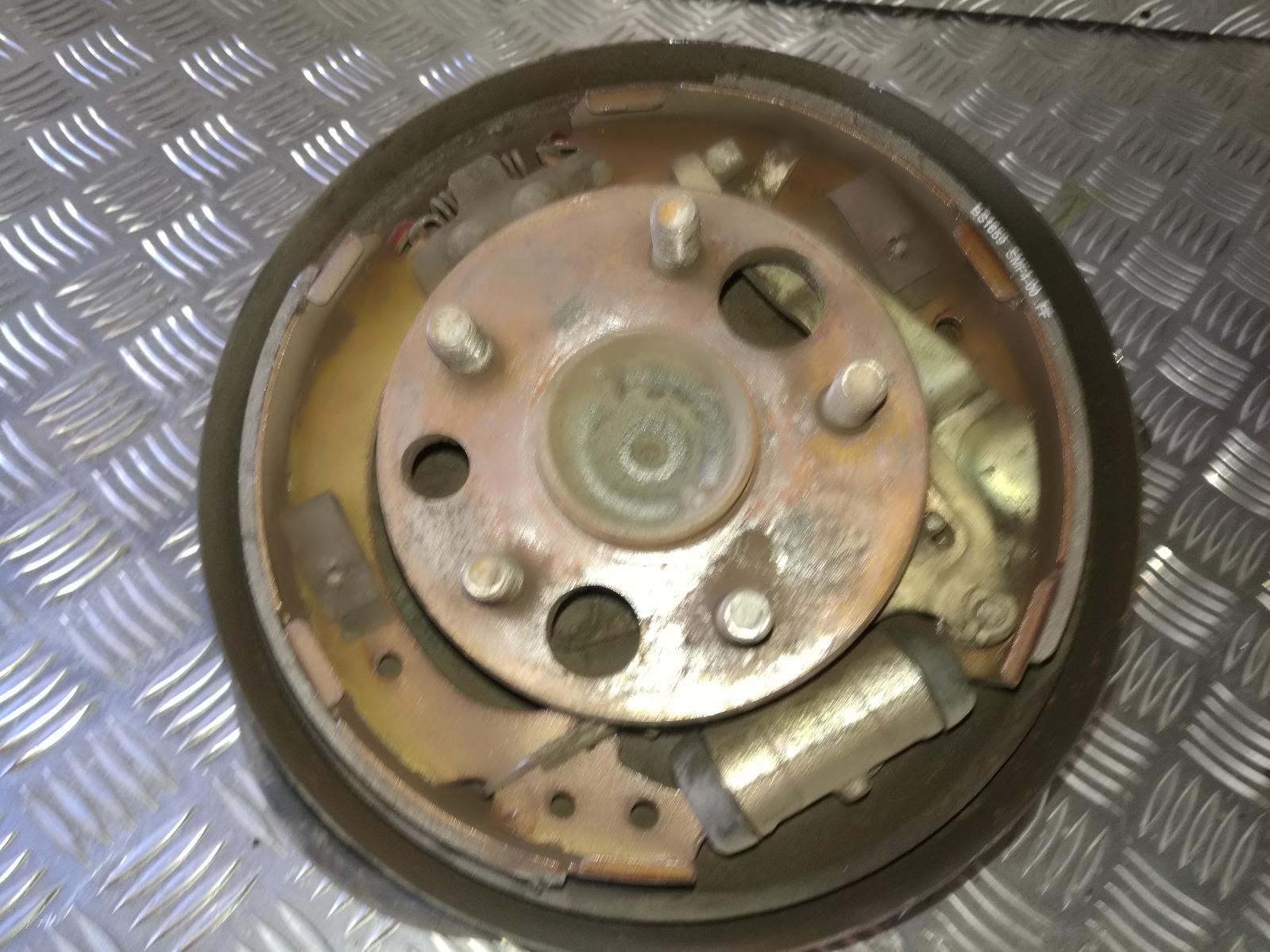 View Auto part Right Rear Hub Assembly Toyota Camry 1989