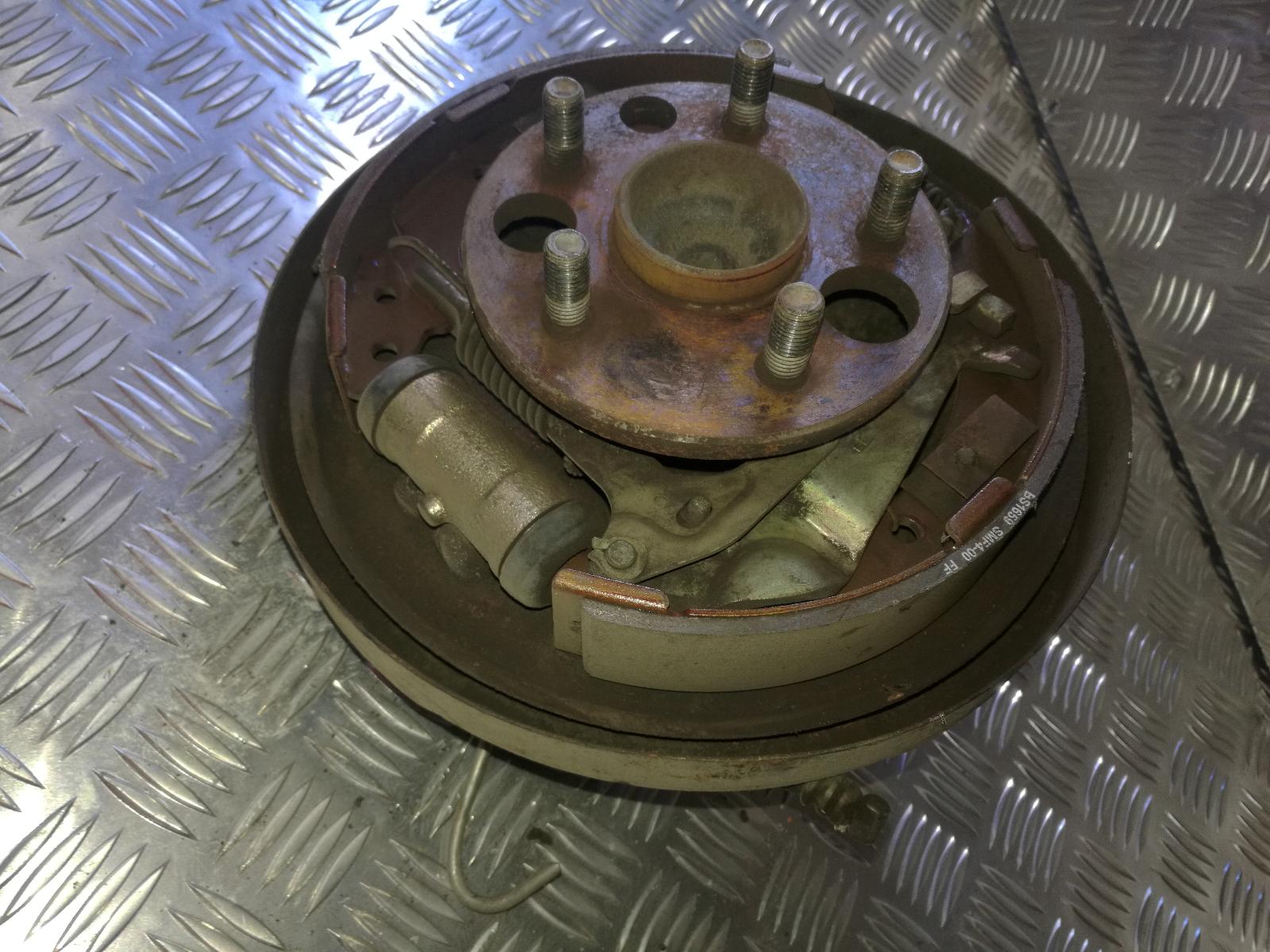 View Auto part Right Rear Hub Assembly Toyota Camry 1989