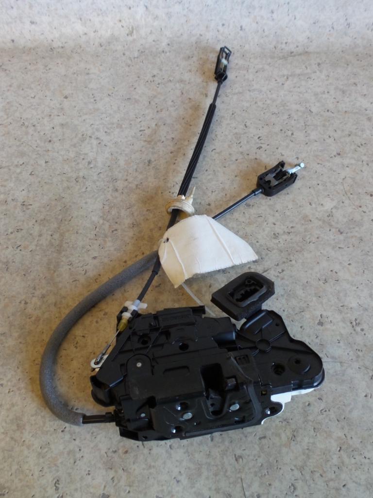 View Auto part Door/Boot/Gate Lock Volkswagen Golf 2010