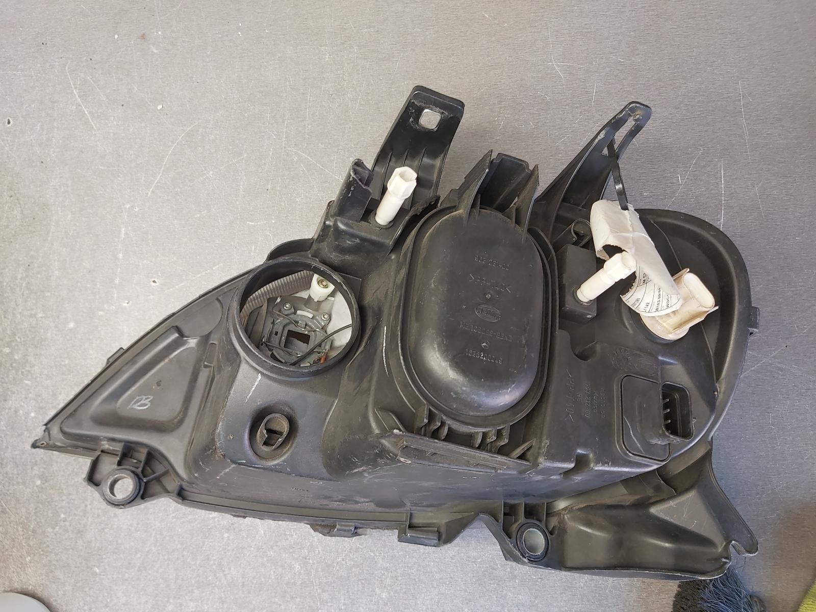 2001 Mercedes M Class Right Headlamp View Auto part Right Headlamp Mercedes M Class 2001