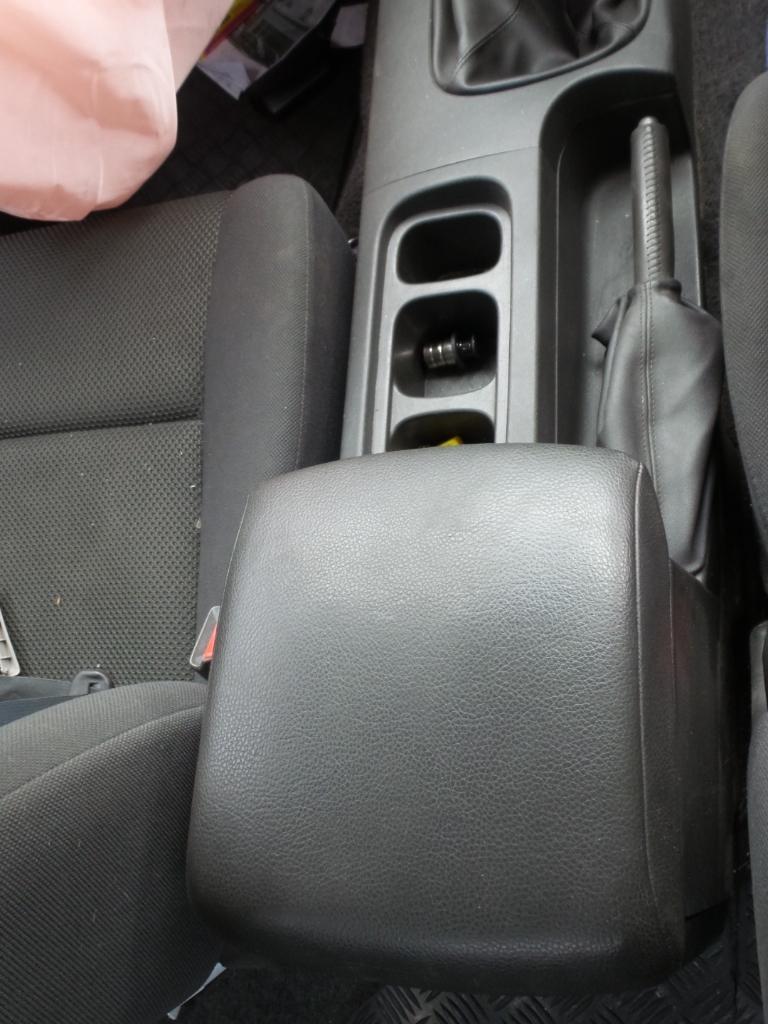 View Auto part Handbrake Lever Nissan Navara 2010