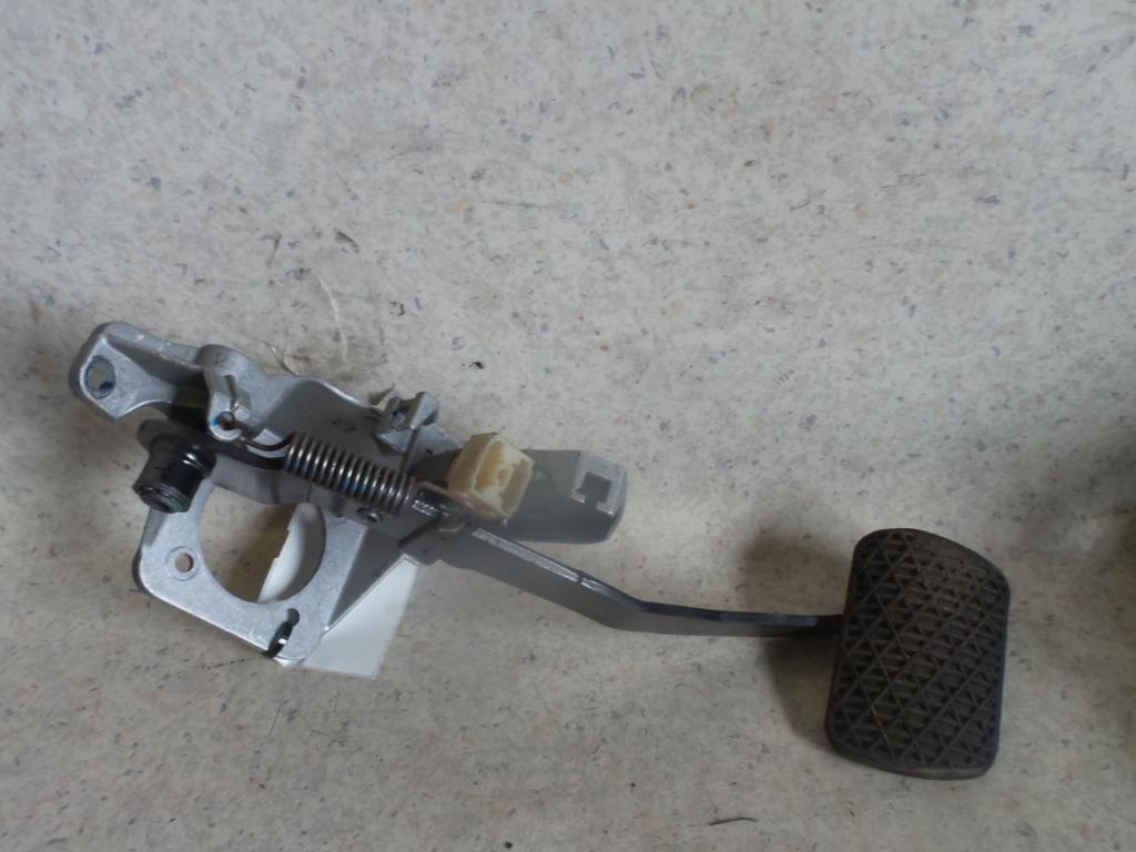1999 Mercedes M Class Pedal Assembly View Auto part Pedal Assembly Mercedes M Class 1999
