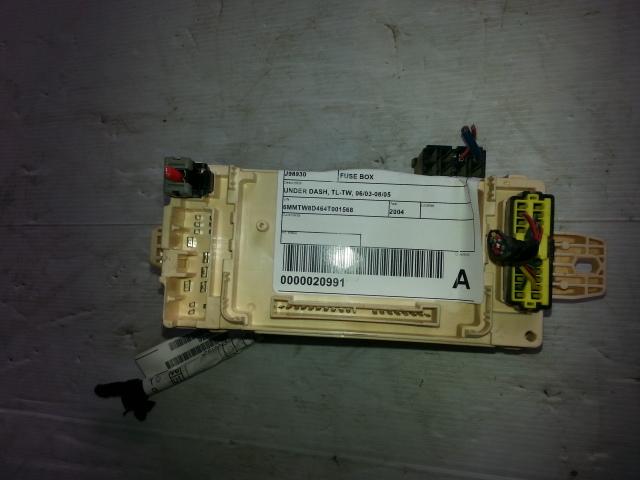 View Auto part Fuse Box Mitsubishi Magna 2004