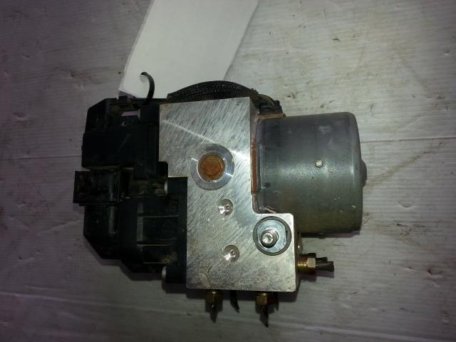 2004 Mitsubishi Magna Abs Pump/Modulator View Auto part Abs Pump/Modulator Mitsubishi Magna 2004