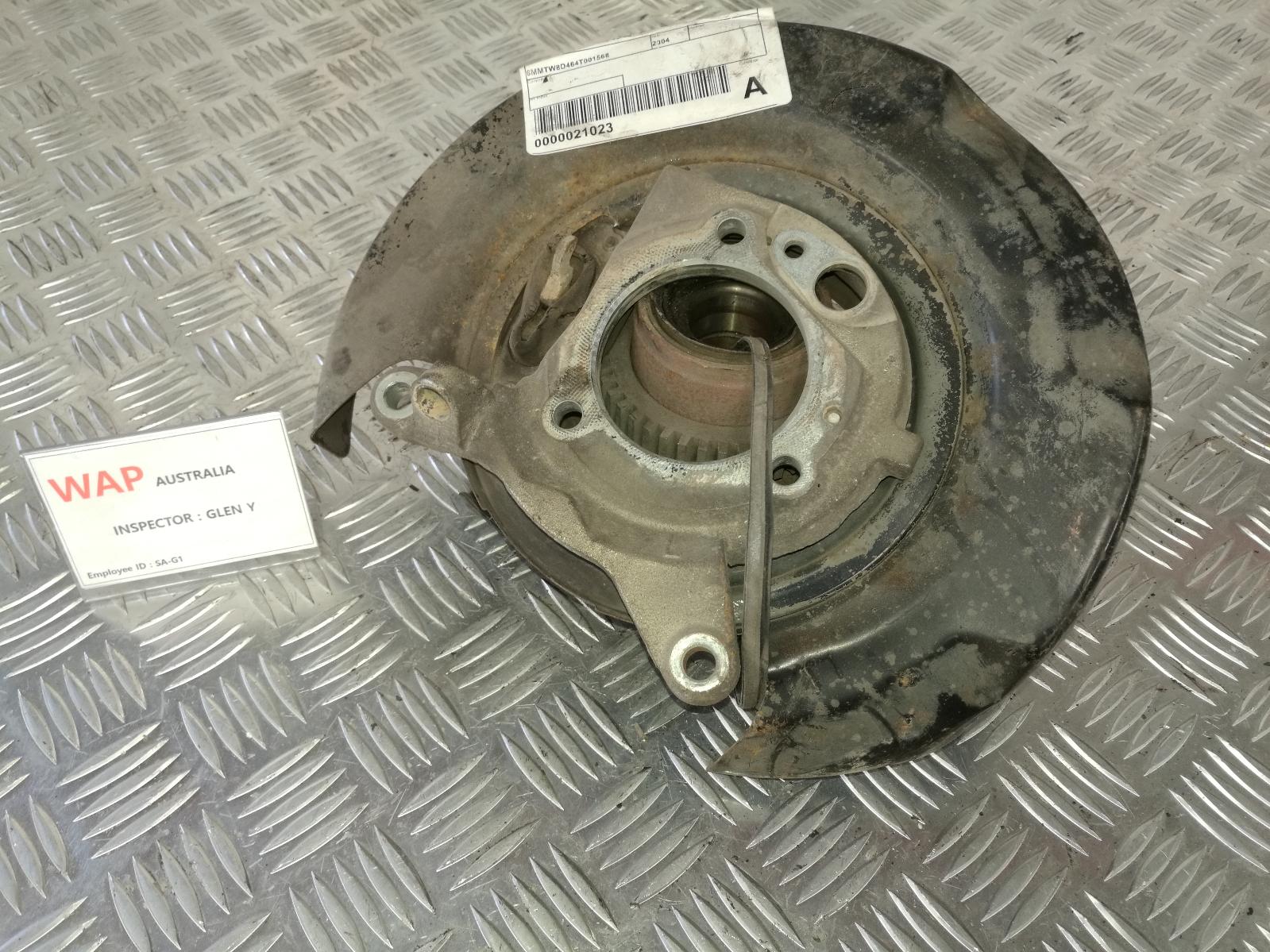 2004 Mitsubishi Magna Left Rear Hub Assembly View Auto part Left Rear Hub Assembly Mitsubishi Magna 2004