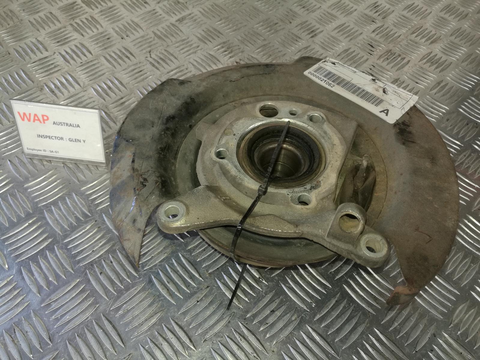 2004 Mitsubishi Magna Right Rear Hub Assembly View Auto part Right Rear Hub Assembly Mitsubishi Magna 2004