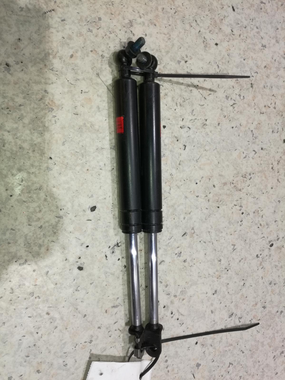 View Auto part Bonnet Hinge/Strut Alfa Romeo Gtv 1998
