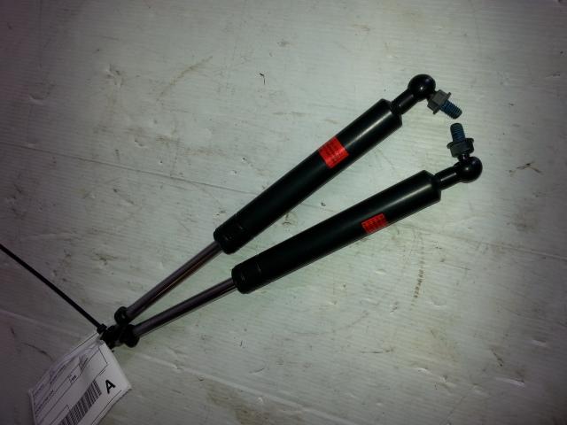 View Auto part Bonnet Hinge/Strut Alfa Romeo Gtv 1998