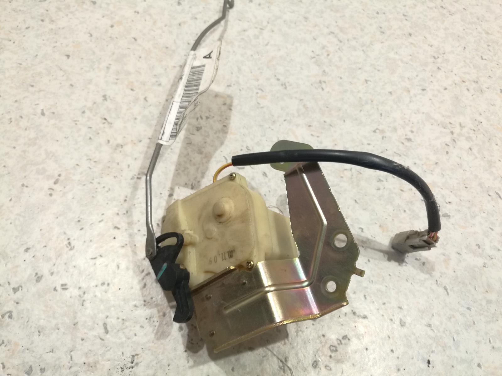 View Auto part Door/Boot/Gate Lock Honda Crv 2001