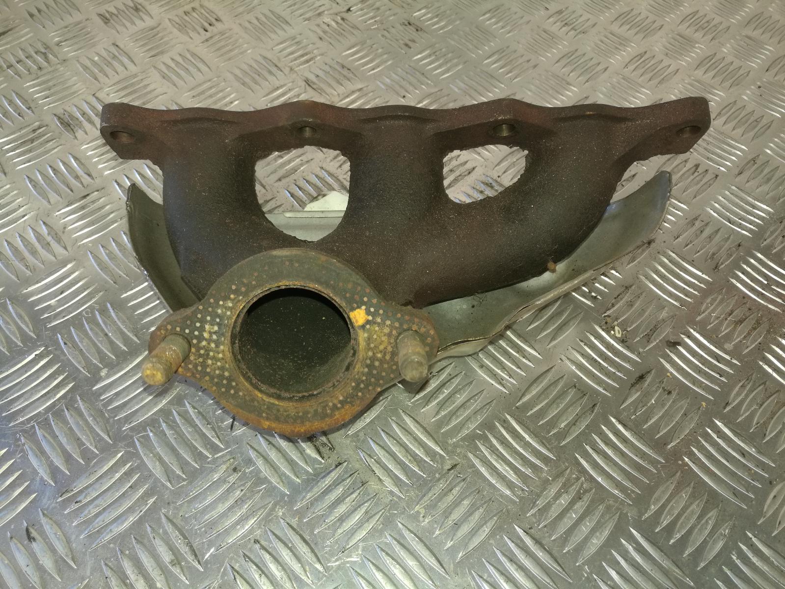 View Auto part Manifold Mitsubishi Magna 2004
