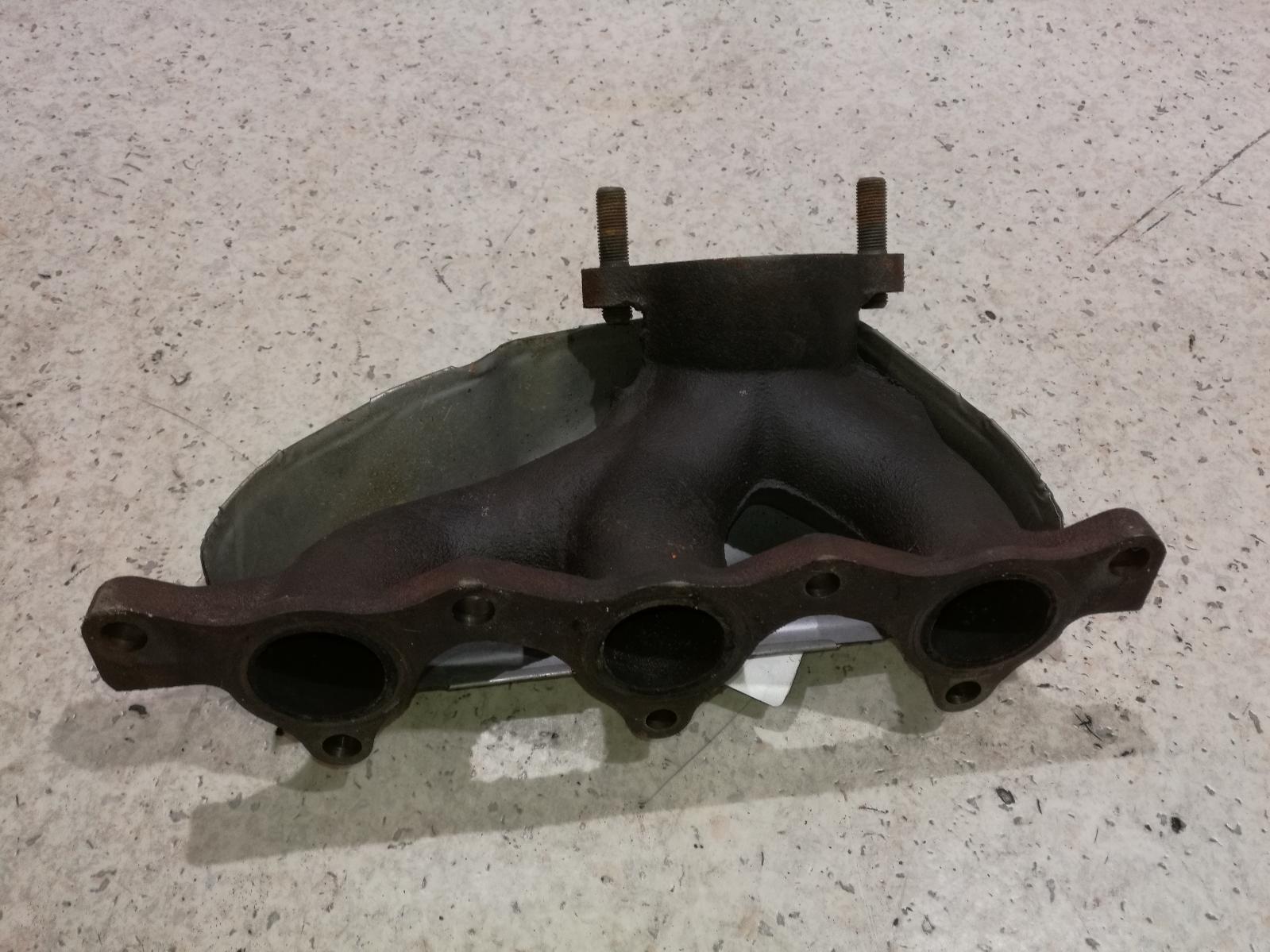 View Auto part Manifold Mitsubishi Magna 2004