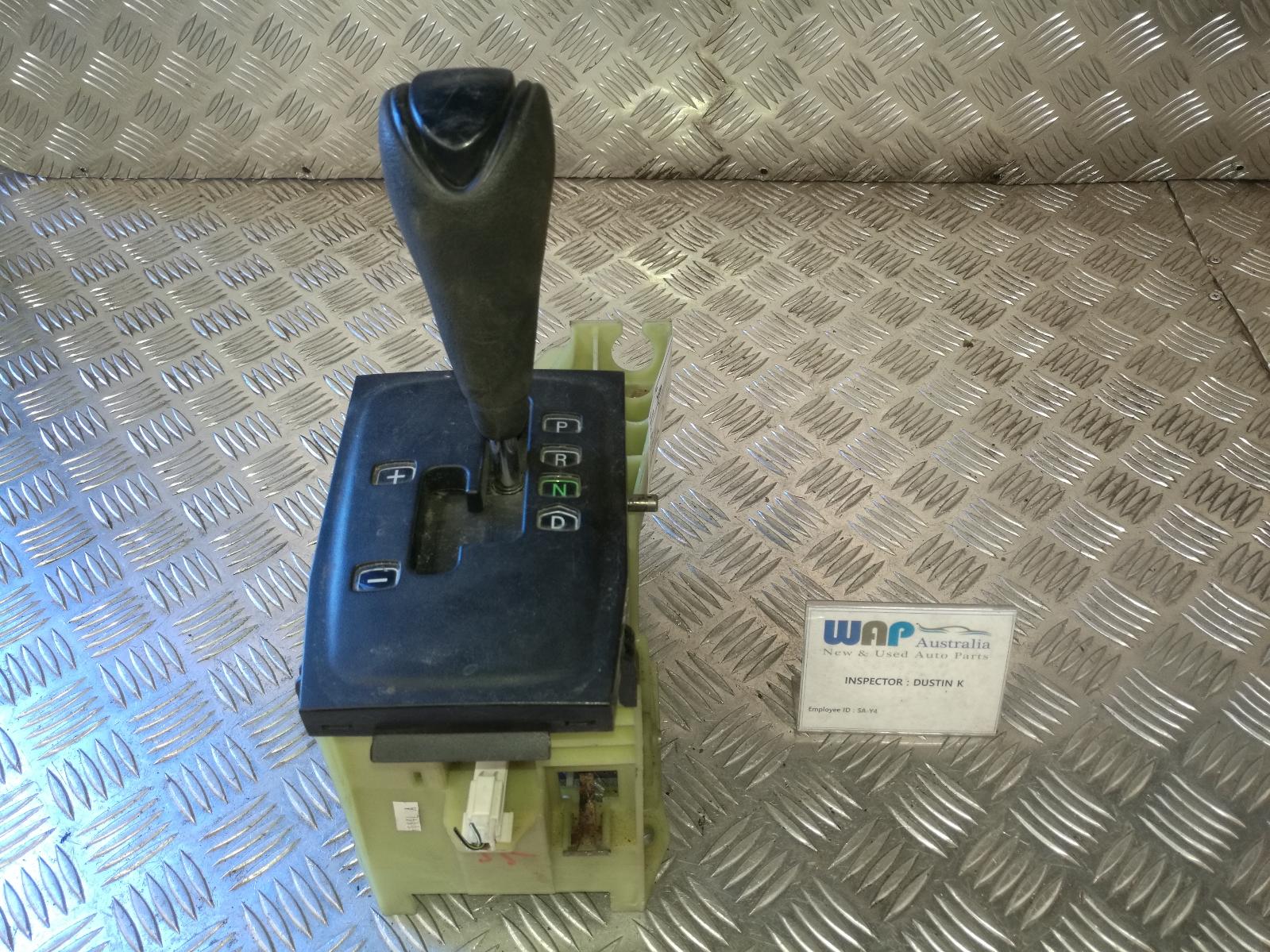 View Auto part Gear Stick/Shifter Mitsubishi Magna 2004