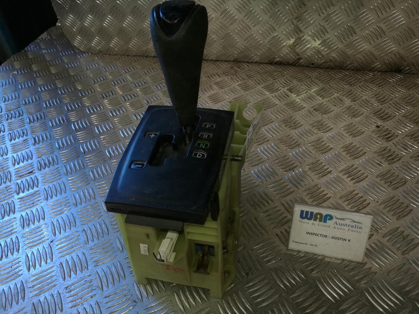 View Auto part Gear Stick/Shifter Mitsubishi Magna 2004