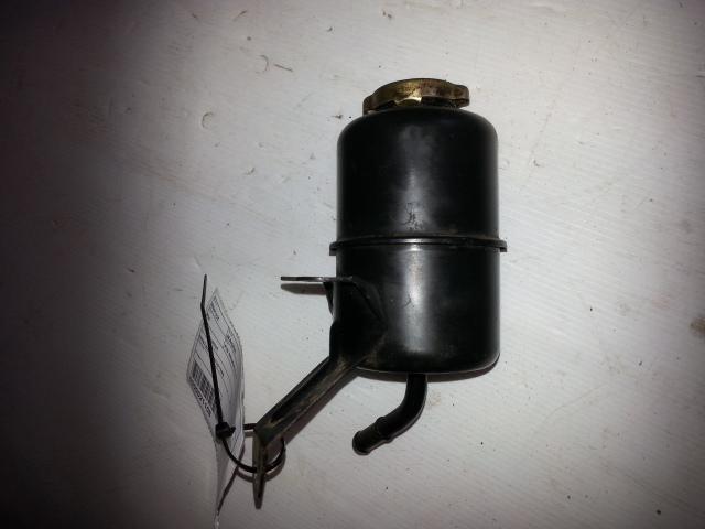 View Auto part P/S Reservoir Mitsubishi Magna 2004