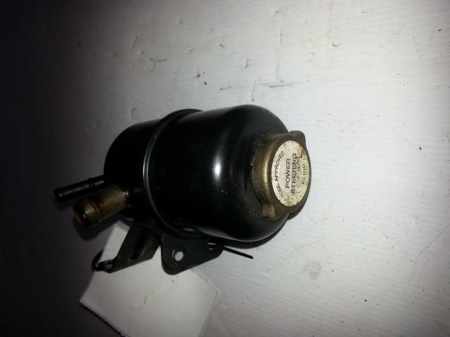 View Auto part P/S Reservoir Mitsubishi Magna 2004