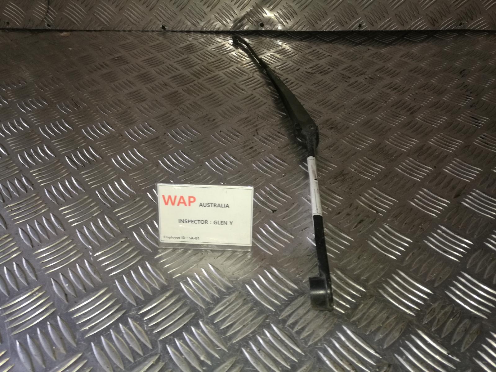 View Auto part Wiper Arm Mitsubishi Magna 2004