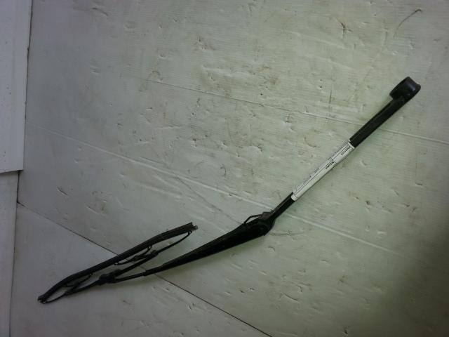 View Auto part Wiper Arm Mitsubishi Magna 2004