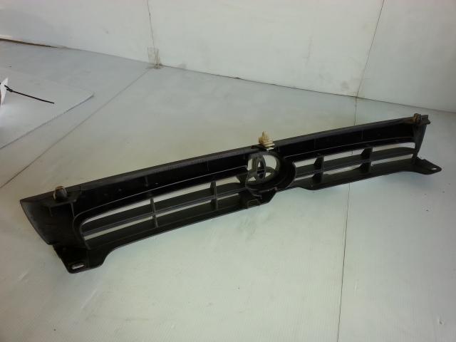 View Auto part Grille Toyota Camry 1996