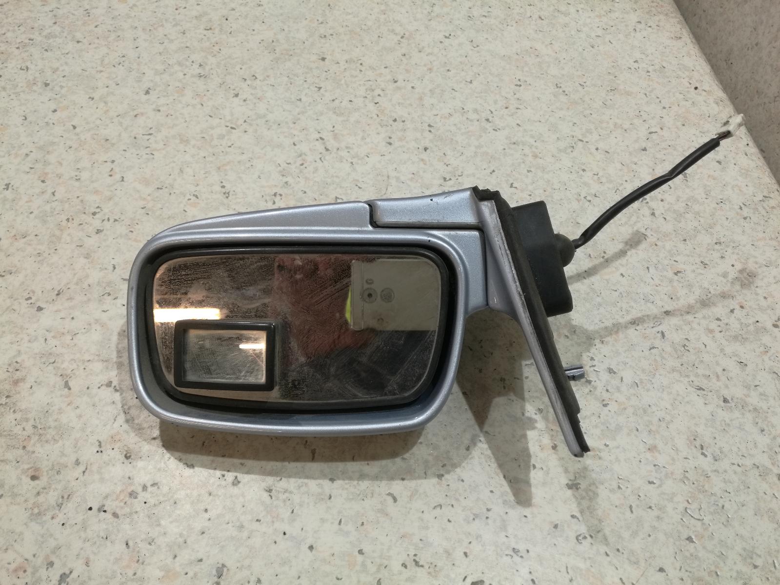 View Auto part Right Door Mirror Toyota Camry 1996