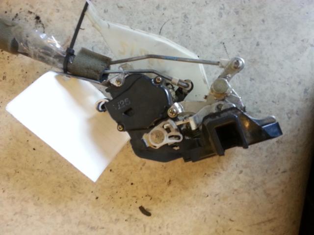 View Auto part Door/Boot/Gate Lock Toyota Camry 1996
