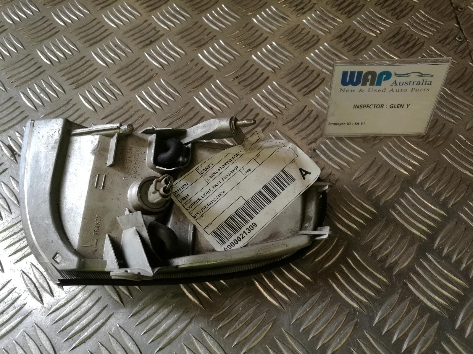 View Auto part Left Indicator/Fog/Side Toyota Camry 1996