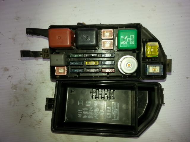 View Auto part Fuse Box Toyota Camry 1996