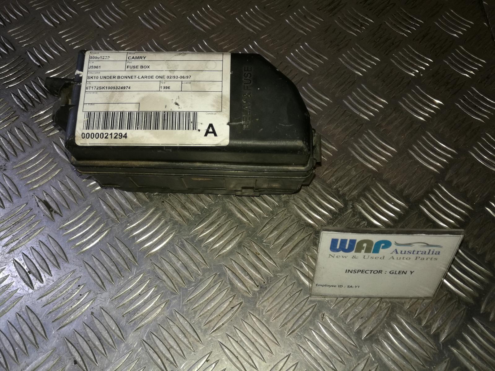 View Auto part Fuse Box Toyota Camry 1996