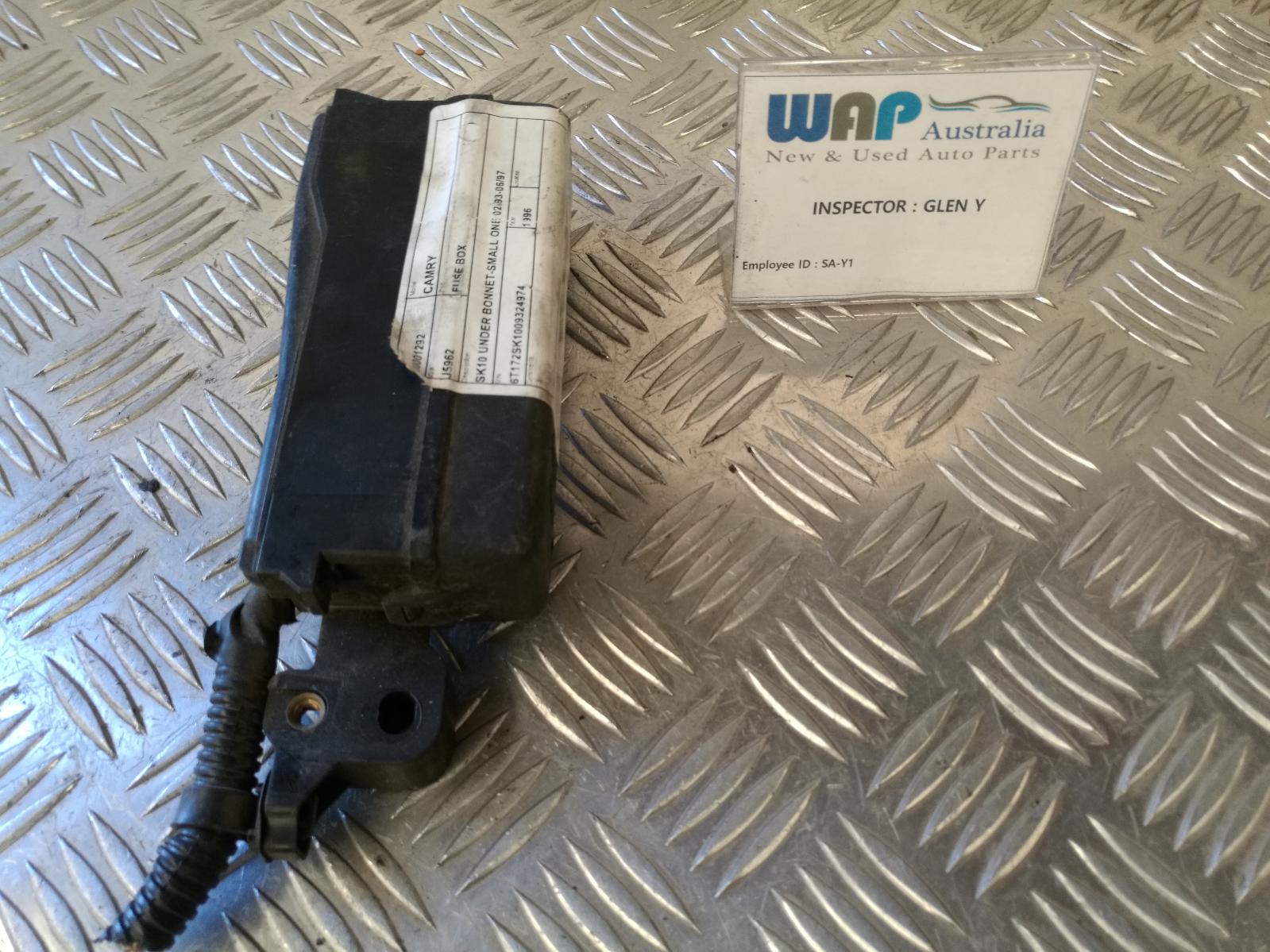 View Auto part Fuse Box Toyota Camry 1996