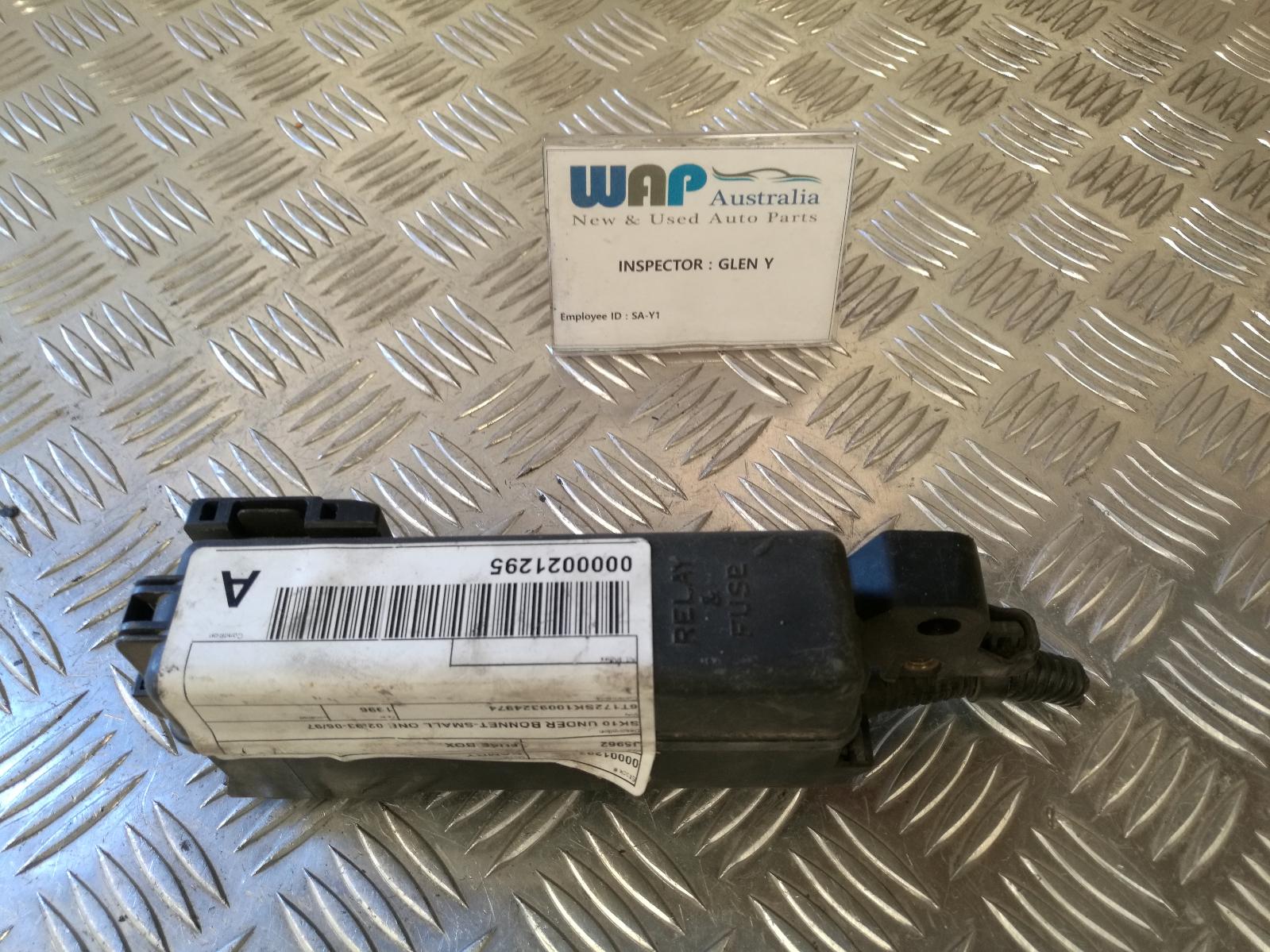 View Auto part Fuse Box Toyota Camry 1996