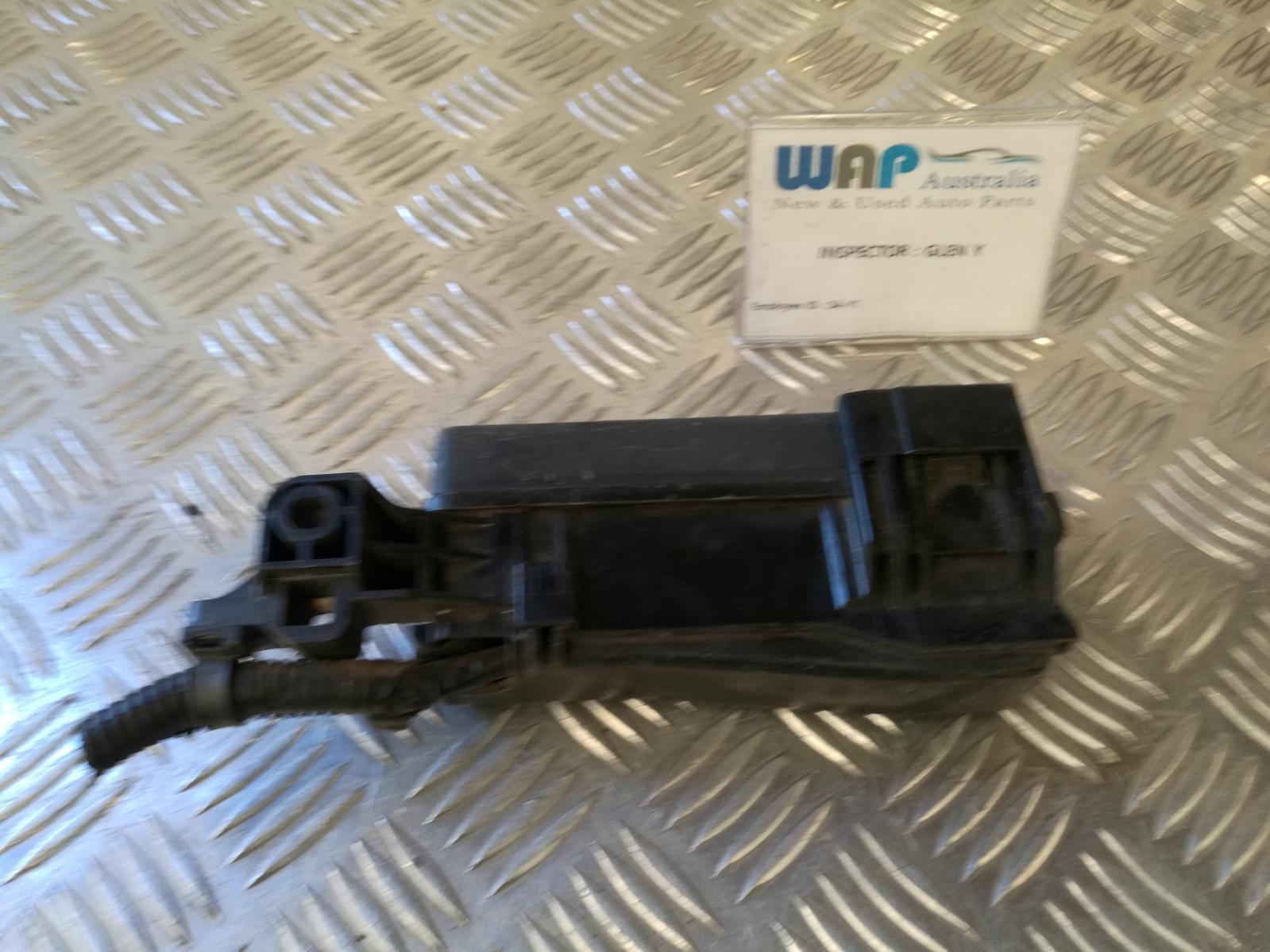 View Auto part Fuse Box Toyota Camry 1996