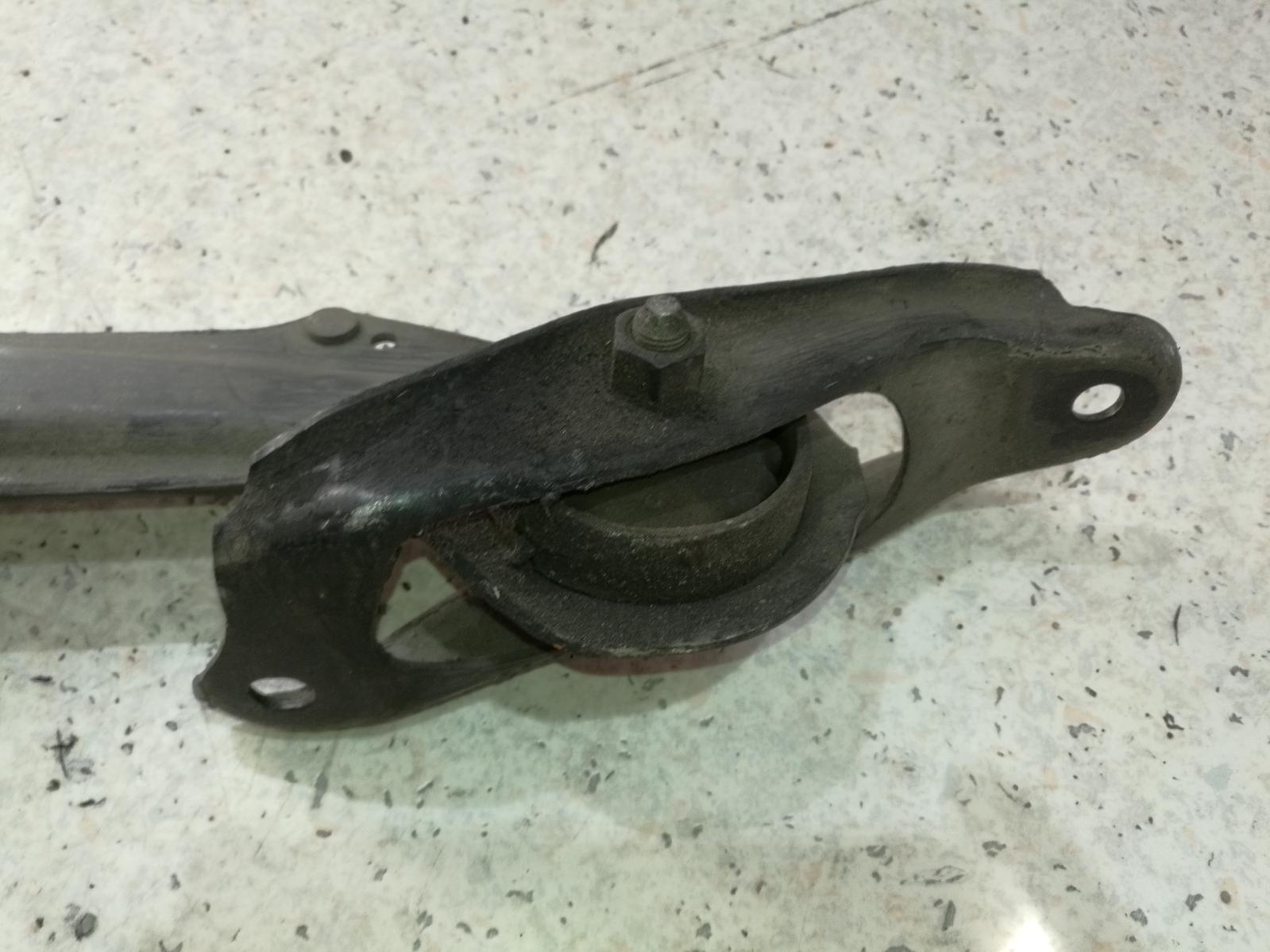 2000 Honda Odyssey Left Rear Trailing Arm View Auto part Left Rear Trailing Arm Honda Odyssey 2000