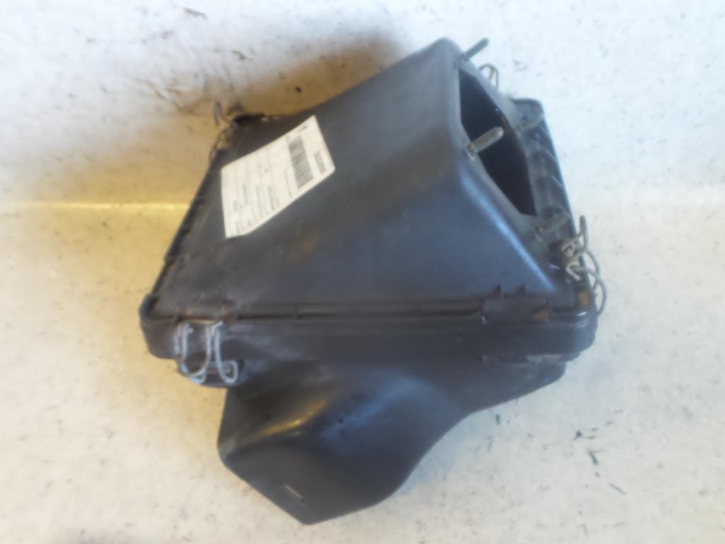 1995 Mitsubishi Magna Air Cleaner/Box View Auto part Air Cleaner/Box Mitsubishi Magna 1995