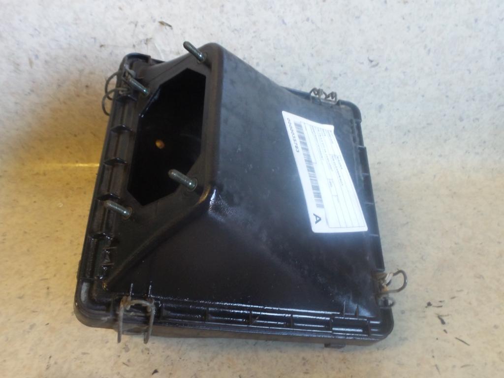 1995 Mitsubishi Magna Air Cleaner/Box View Auto part Air Cleaner/Box Mitsubishi Magna 1995