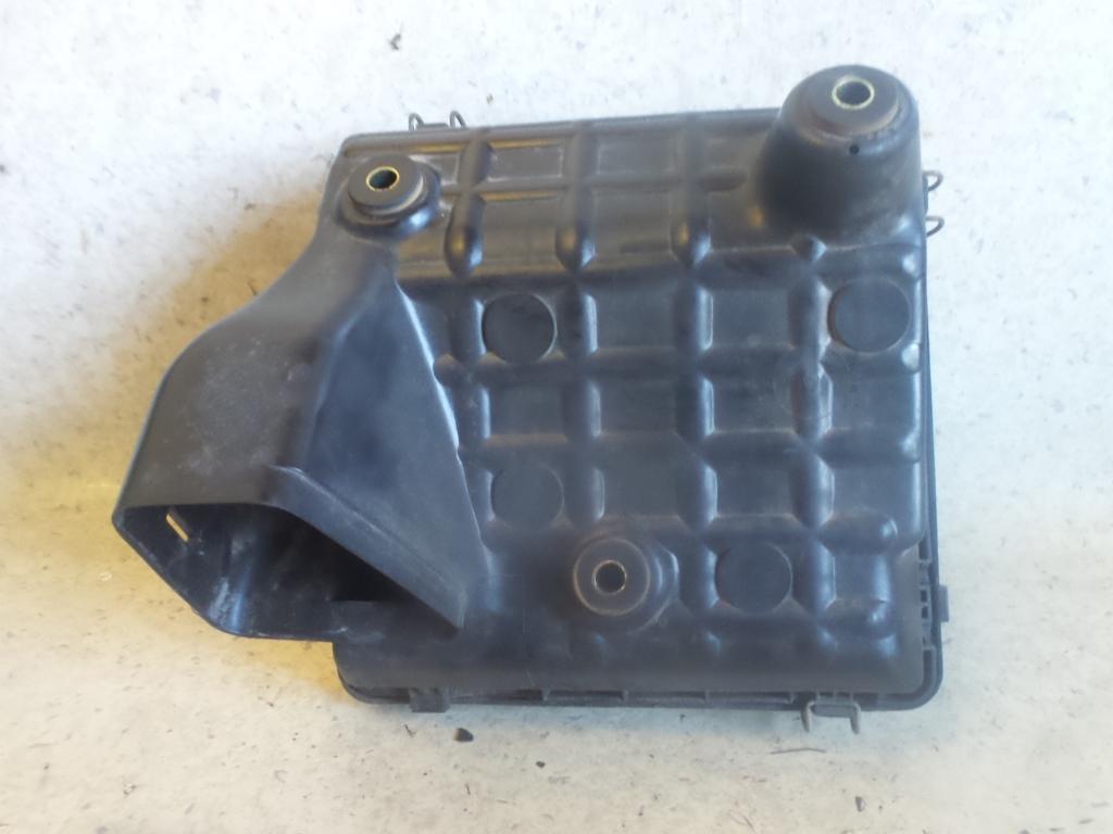 1995 Mitsubishi Magna Air Cleaner/Box View Auto part Air Cleaner/Box Mitsubishi Magna 1995
