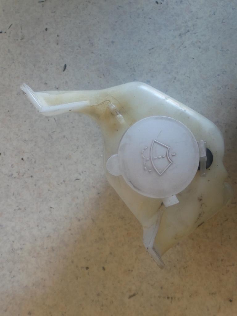 1995 Mitsubishi Magna Washer Bottle View Auto part Washer Bottle Mitsubishi Magna 1995