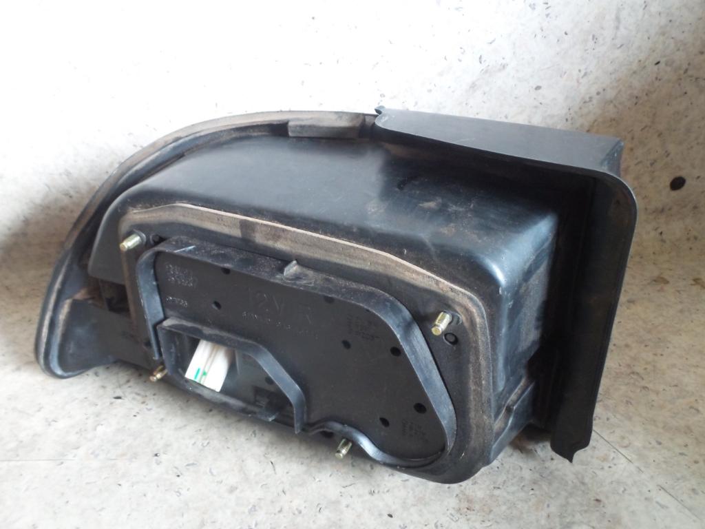1995 Mitsubishi Magna Right Taillight View Auto part Right Taillight Mitsubishi Magna 1995