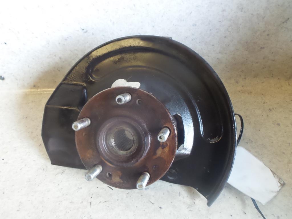 1995 Mitsubishi Magna Right Front Hub Assembly View Auto part Right Front Hub Assembly Mitsubishi Magna 1995
