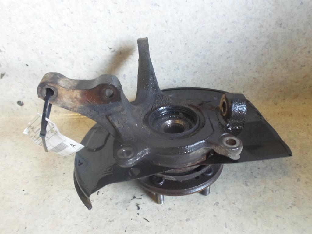 1995 Mitsubishi Magna Right Front Hub Assembly View Auto part Right Front Hub Assembly Mitsubishi Magna 1995