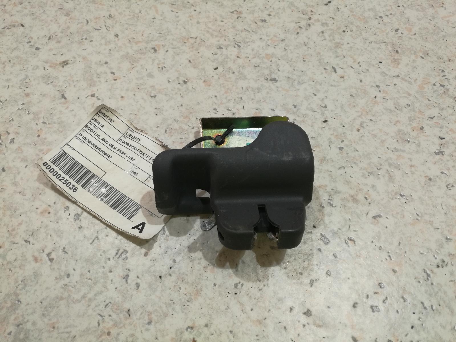 View Auto part Door/Boot/Gate Lock Subaru Liberty 1995