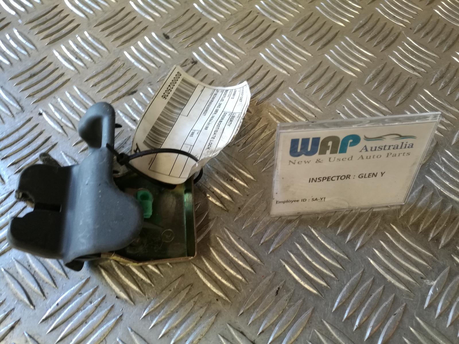 View Auto part Door/Boot/Gate Lock Subaru Liberty 1995