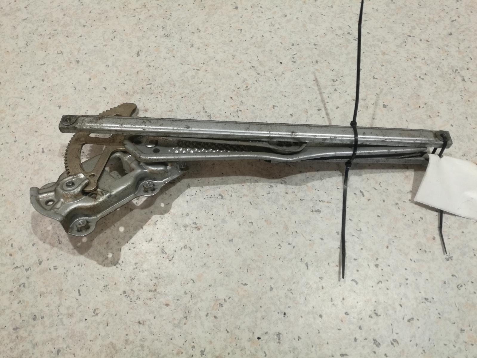 View Auto part Left Front Window Reg/Motor Toyota Echo 2000