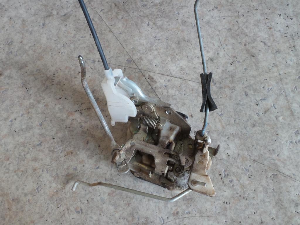 View Auto part Door/Boot/Gate Lock Toyota Echo 2000