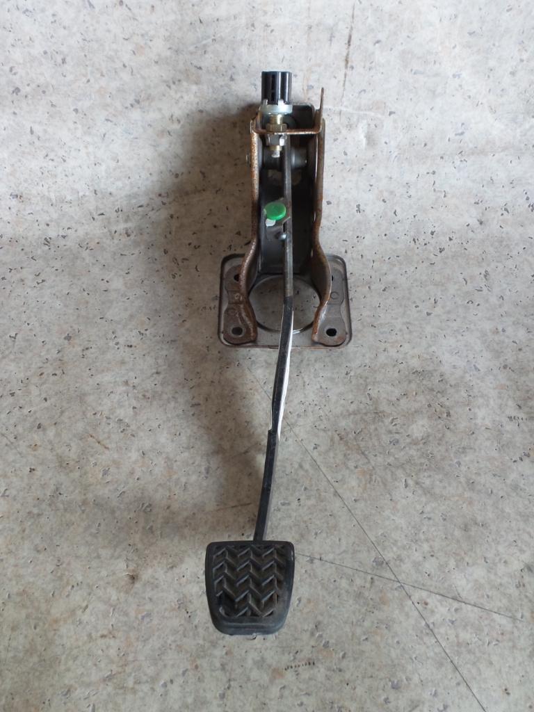 View Auto part Pedal Assembly Toyota Echo 2000