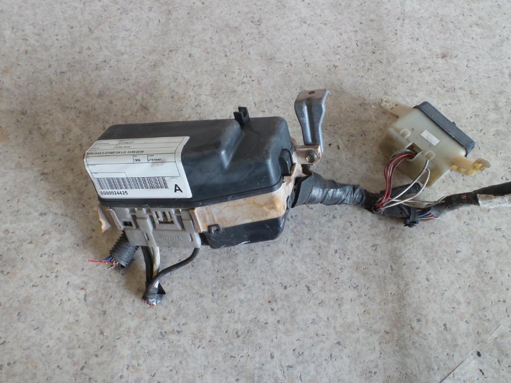 View Auto part Fuse Box Toyota Starlet 1998