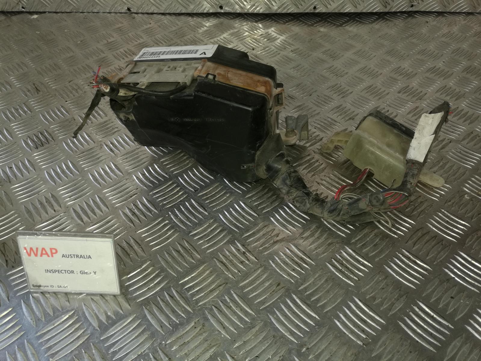 View Auto part Fuse Box Toyota Starlet 1998