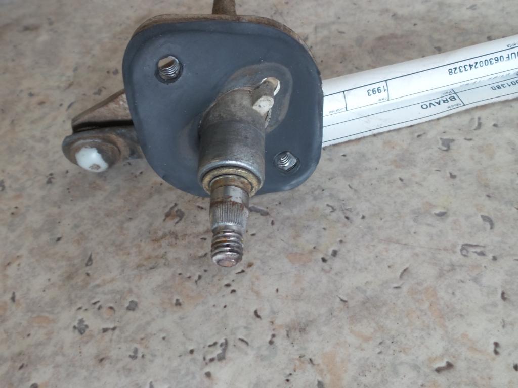 View Auto part Wiper Linkage Mazda Bravo 1993