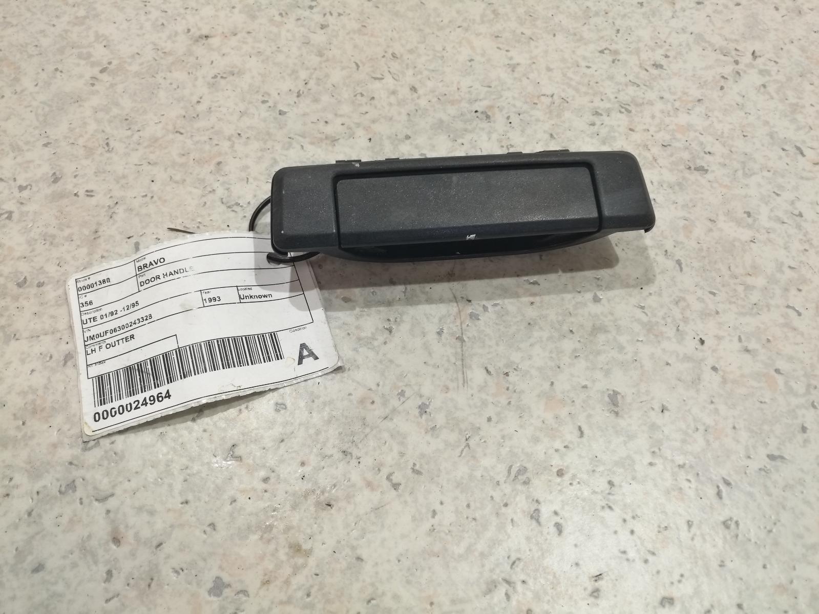 View Auto part Door Handle Mazda Bravo 1993